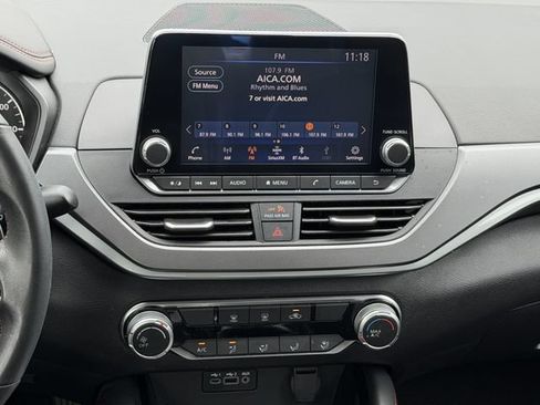 Used 2024 Nissan Altima 2.5 SR FWD image 16