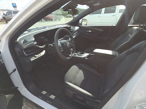 Used 2024 Buick Envista Preferred FWD image 8
