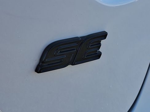 Certified 2025 Toyota Corolla SE image 33