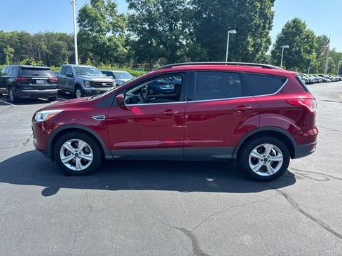 Used 2015 Ford Escape SE w/ Equipment Group 201A AWD/4WD image 8
