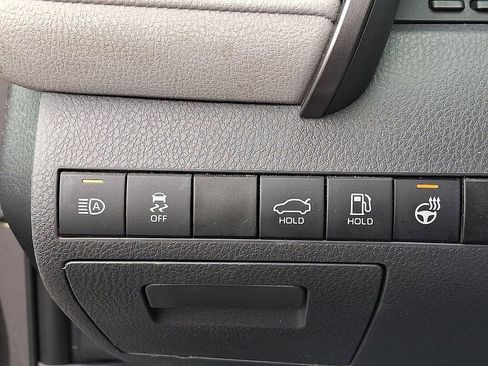 Used 2021 Toyota Camry SE w/ Cold Weather Package image 27