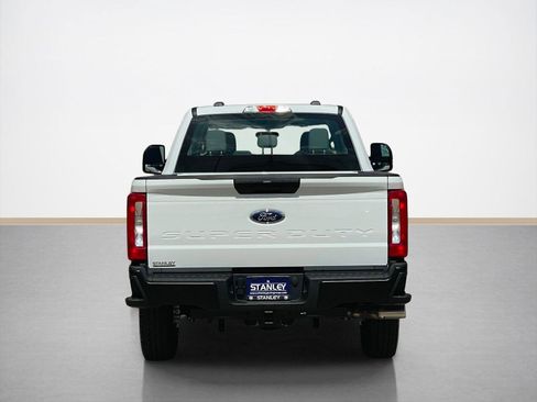New 2026 Ford F250 XL w/ FX4 Off-Road Package image 6