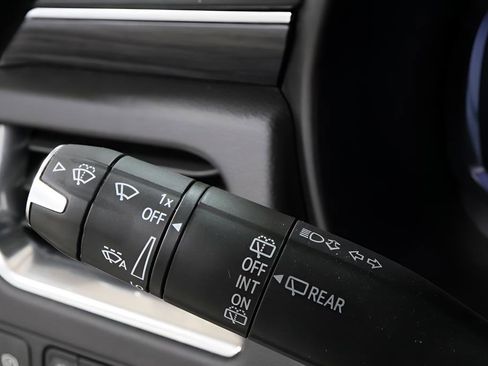 Used 2024 GMC Yukon XL SLT w/ SLT Premium Package AWD/4WD image 19