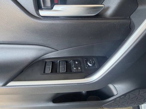 Used 2025 Toyota RAV4 XLE AWD/4WD image 20