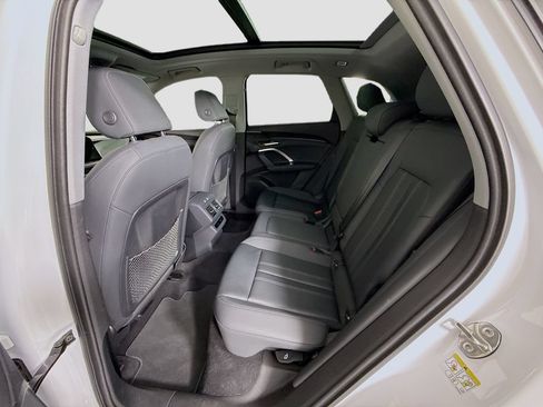 Used 2025 Audi Q5 Premium w/ Convenience Package AWD/4WD image 22