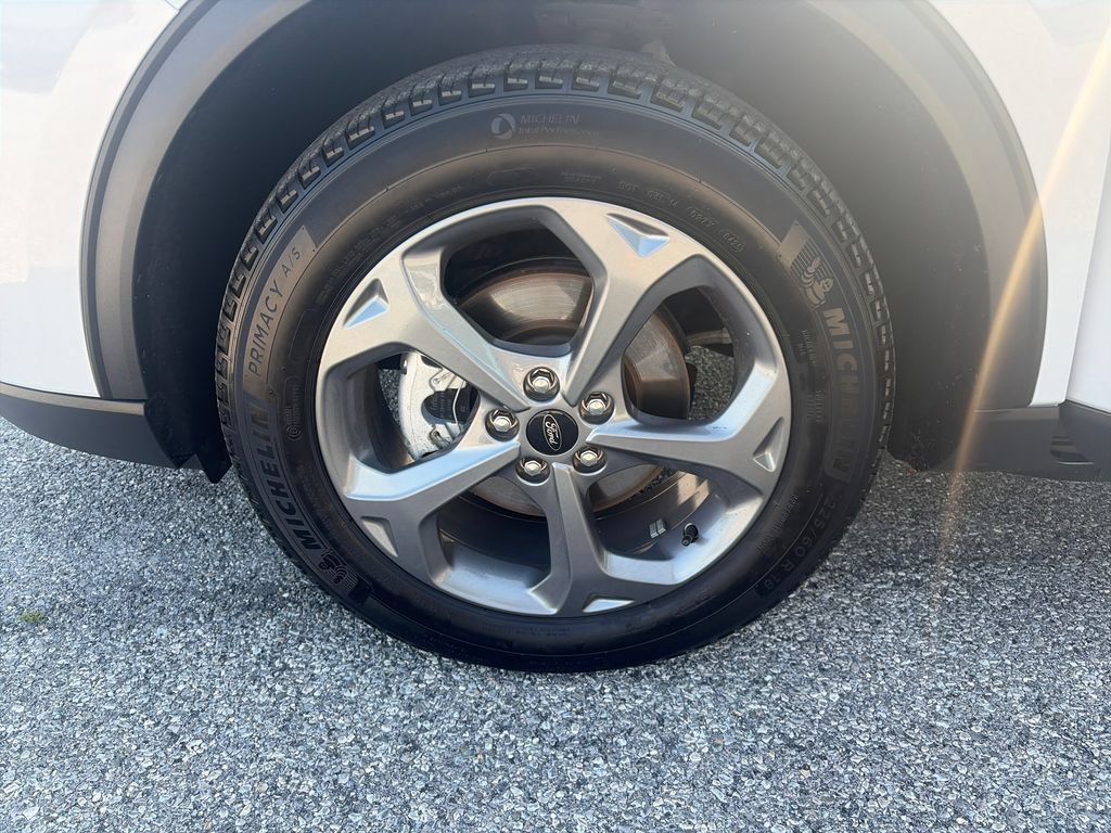Used 2025 Ford Escape ST-Line Select AWD/4WD image 26