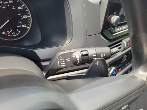 Used 2024 Nissan Pathfinder S FWD image 13
