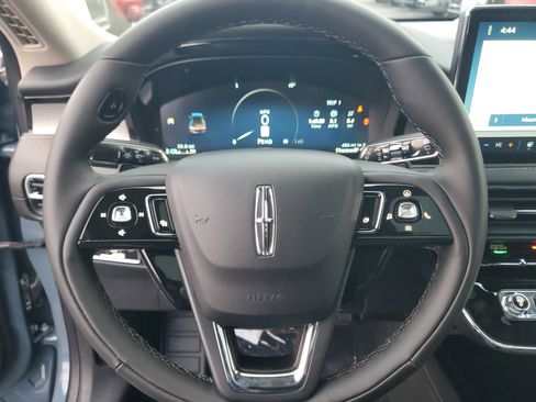 New 2026 Lincoln Corsair Premiere image 16