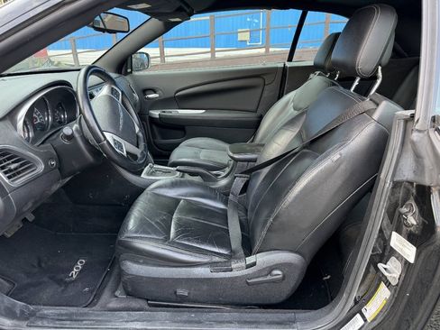 Used 2013 Chrysler 200 Limited FWD image 10