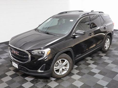 Used 2019 GMC Terrain SLE w/ Driver Convenience Package image 2