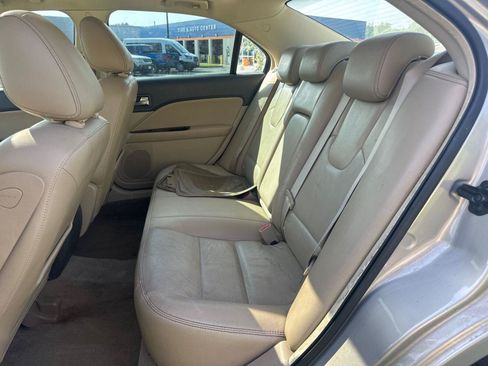 Used 2010 Ford Fusion SEL FWD image 16