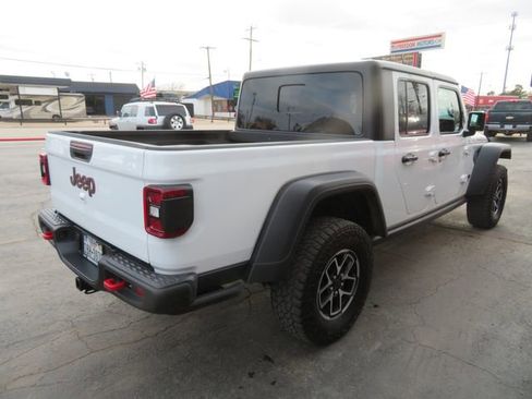 Used 2024 Jeep Gladiator Rubicon w/ Technology Group image 8