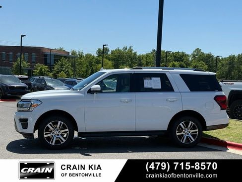 Used 2024 Ford Expedition Limited AWD/4WD image 4