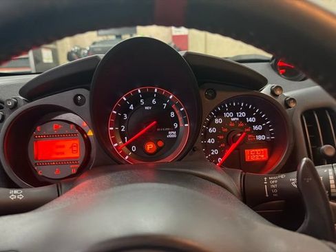 Used 2016 Nissan 370Z NISMO RWD image 10