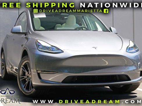 Used 2024 Tesla Model Y Long Range RWD image 2