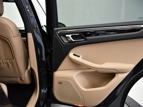 Certified 2026 Porsche Macan AWD/4WD image 51