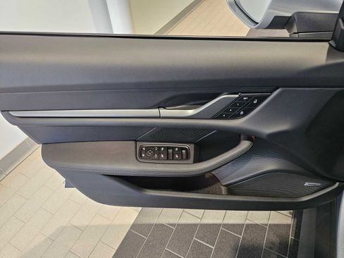 New 2025 Porsche Taycan image 26