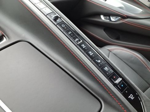 Used 2022 Chevrolet Corvette Stingray Premium Cpe w/ Z51 Performance Package image 21