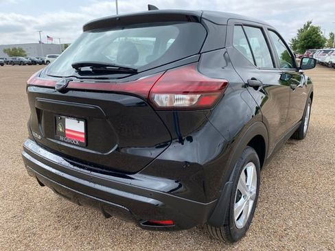 New 2025 Nissan Kicks Play S image 6