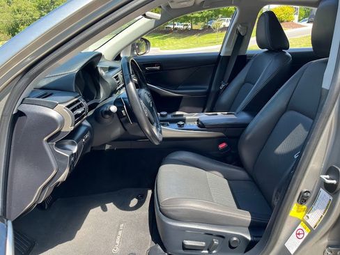 Used 2019 Lexus IS 300 image 7