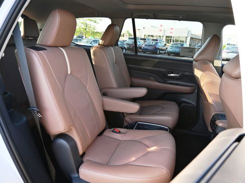 New 2026 Toyota Grand Highlander AWD image 18