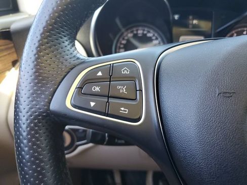 Used 2018 Mercedes-Benz GLC 300 4MATIC image 12