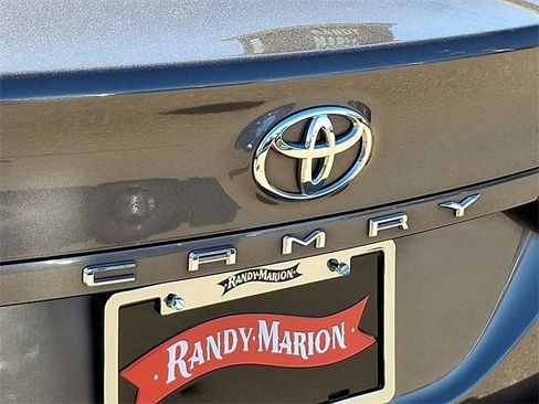 Used 2023 Toyota Camry LE image 28