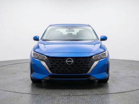Used 2025 Nissan Sentra SV FWD image 2