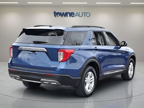 Used 2022 Ford Explorer XLT w/ Equipment Group 202A AWD/4WD image 7