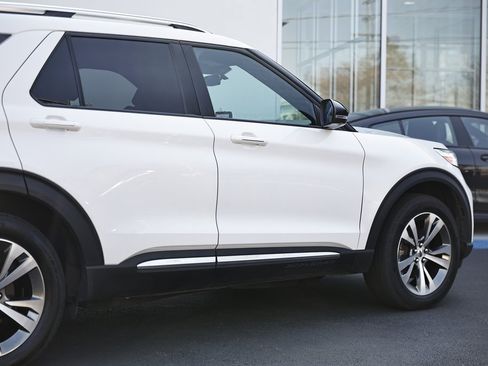 Used 2020 Ford Explorer Platinum w/ Premium Technology Package image 7