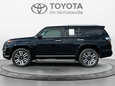 Used 2018 Toyota 4Runner Limited AWD/4WD image 2