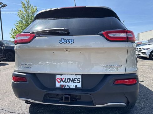 Used 2015 Jeep Cherokee Limited w/ Luxury Group AWD/4WD image 15