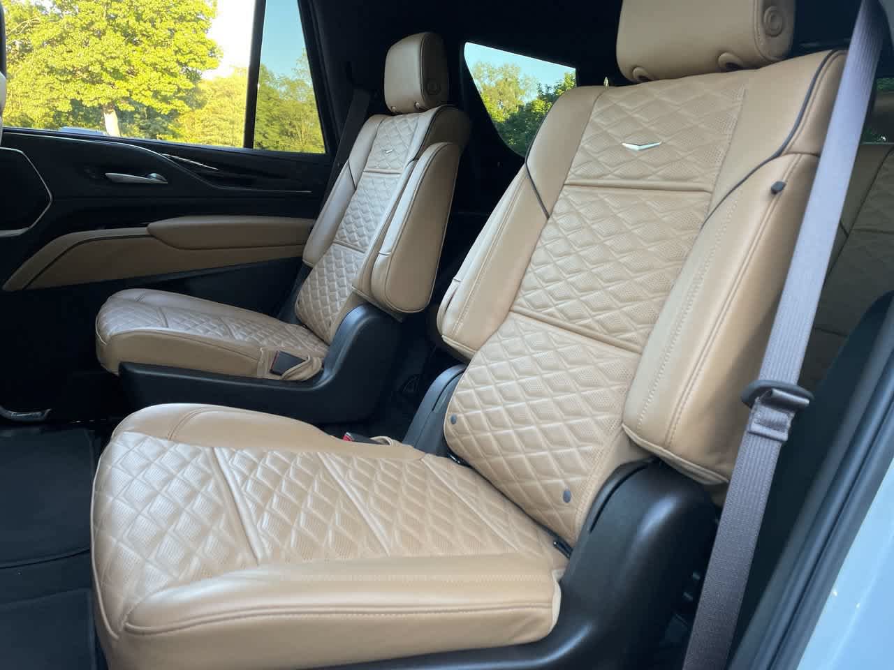 Certified 2023 Cadillac Escalade Premium Luxury w/ LPO, Floor Liner Package AWD/4WD image 20