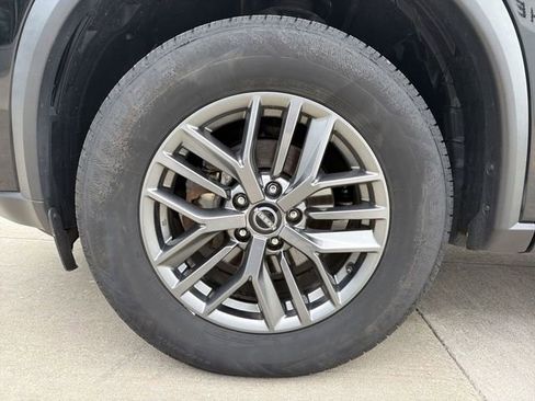 Used 2023 Nissan Rogue S AWD/4WD image 12