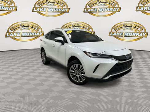 Used 2023 Toyota Venza XLE image 5