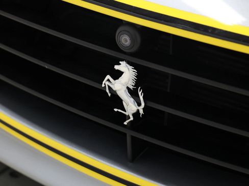 Used 2015 Ferrari California T RWD image 98