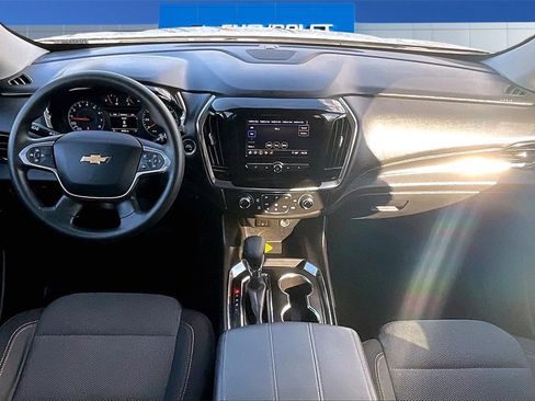 Used 2021 Chevrolet Traverse LS image 7