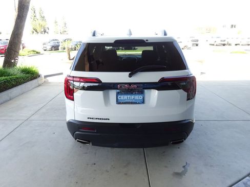 Certified 2023 GMC Acadia SLE w/ Driver Convenience Package FWD image 10