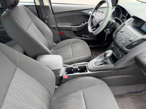 Used 2018 Ford Focus SE FWD image 15