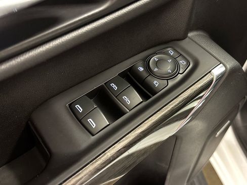Used 2021 Chevrolet Silverado 1500 LTZ w/ Technology Package AWD/4WD image 25