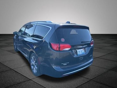 Used 2020 Chrysler Pacifica Limited w/ Tire & Wheel Group image 8