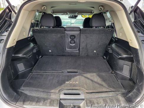 Used 2020 Nissan Rogue S FWD image 26