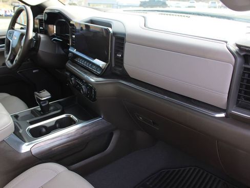 Used 2024 Chevrolet Silverado 1500 LTZ image 50