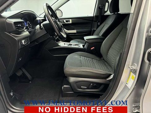 Used 2021 Ford Explorer XLT image 12
