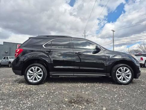 Used 2017 Chevrolet Equinox LT image 1