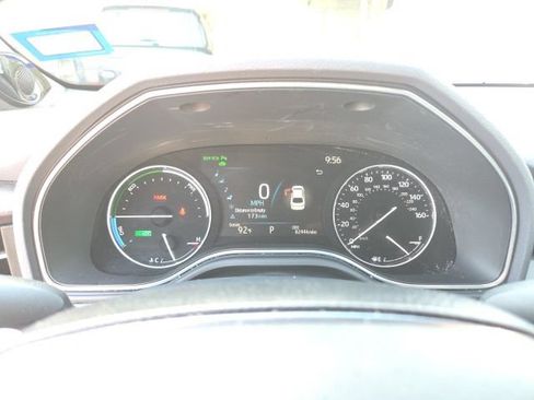 Used 2020 Toyota Avalon Limited w/ Advanced Safety Package FWD image 8