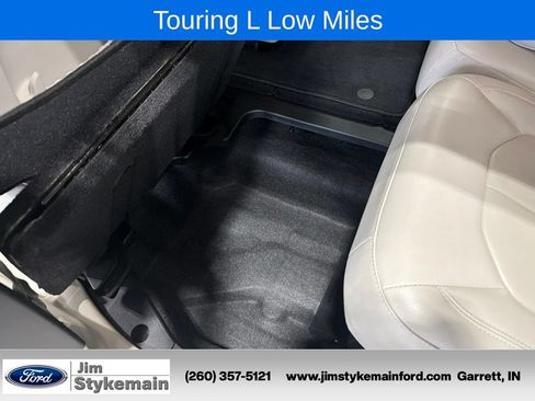 Used 2017 Chrysler Pacifica Touring-L w/ Tire & Wheel Group FWD image 34