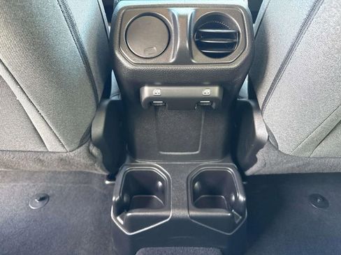 Used 2024 Jeep Wrangler Sport S image 17
