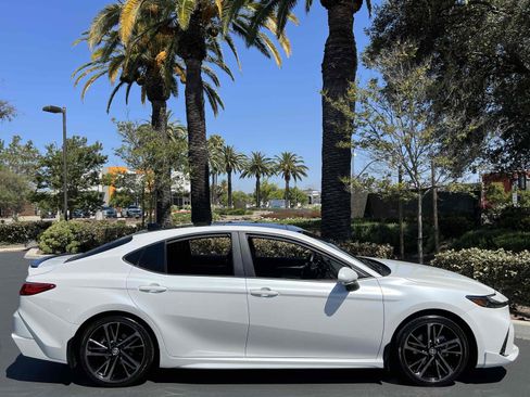 Used 2025 Toyota Camry XSE FWD image 16