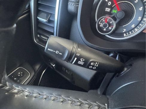 Used 2022 RAM 1500 Laramie AWD/4WD image 17